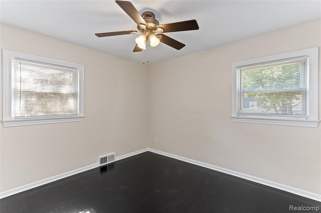 1653 London Avenue, Lincoln Park, MI 48146
