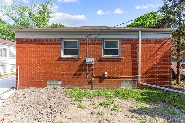 1653 London Avenue, Lincoln Park, MI 48146