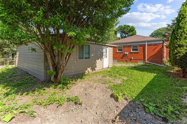 1653 London Avenue, Lincoln Park, MI 48146
