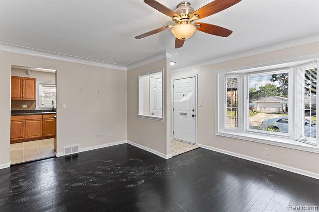 1653 London Avenue, Lincoln Park, MI 48146