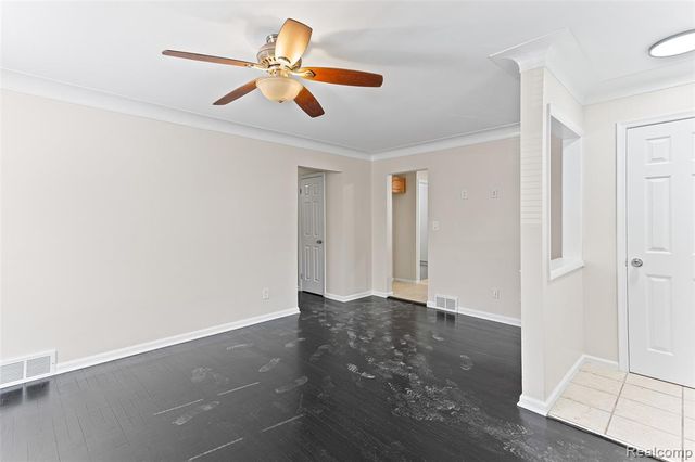 1653 London Avenue, Lincoln Park, MI 48146