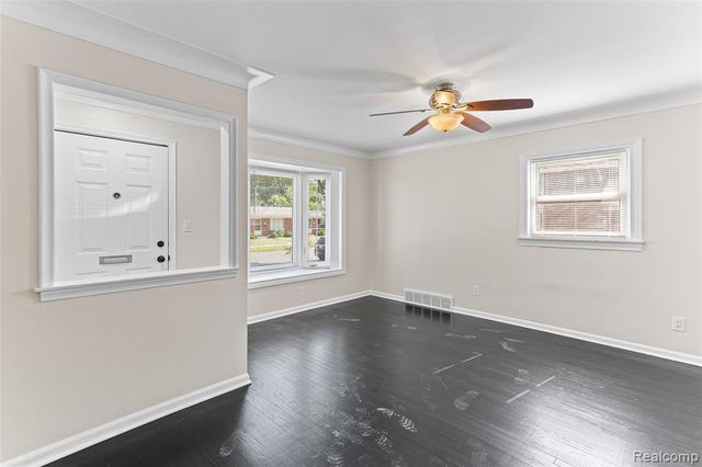 1653 London Avenue, Lincoln Park, MI 48146