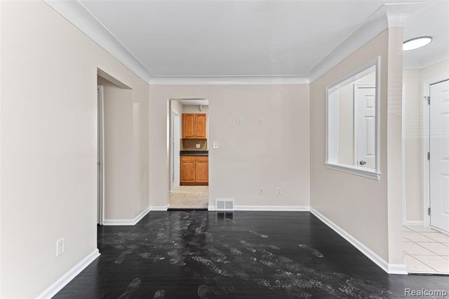 1653 London Avenue, Lincoln Park, MI 48146