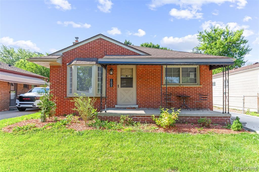 1653 London Avenue, Lincoln Park, MI 48146