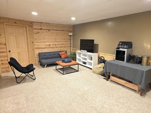 671 Wilson AVENUE, Cleveland, WI 53015