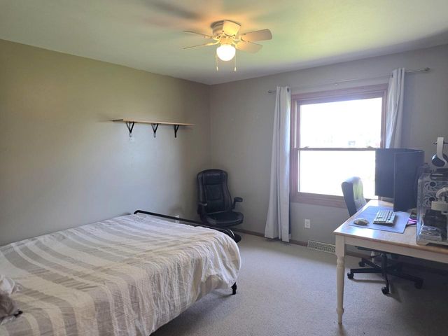 671 Wilson AVENUE, Cleveland, WI 53015