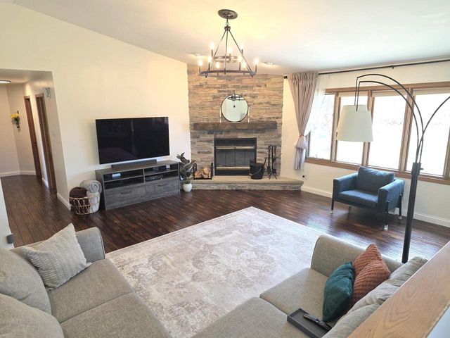 671 Wilson AVENUE, Cleveland, WI 53015