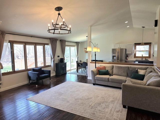 671 Wilson AVENUE, Cleveland, WI 53015