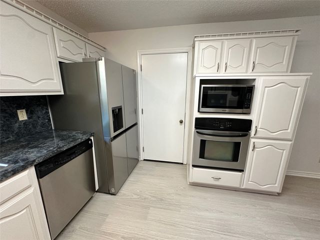 823 Madrid Drive, Duncanville, TX 75116