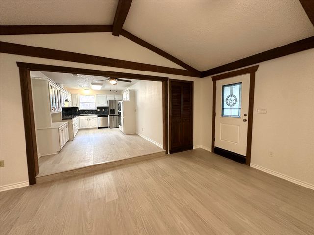 823 Madrid Drive, Duncanville, TX 75116