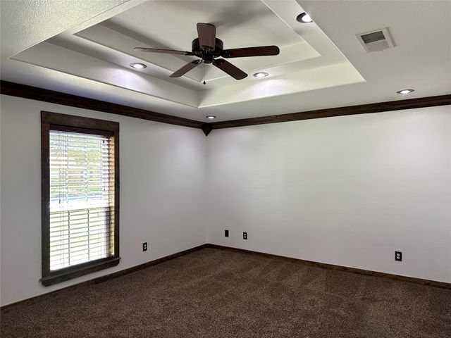 823 Madrid Drive, Duncanville, TX 75116