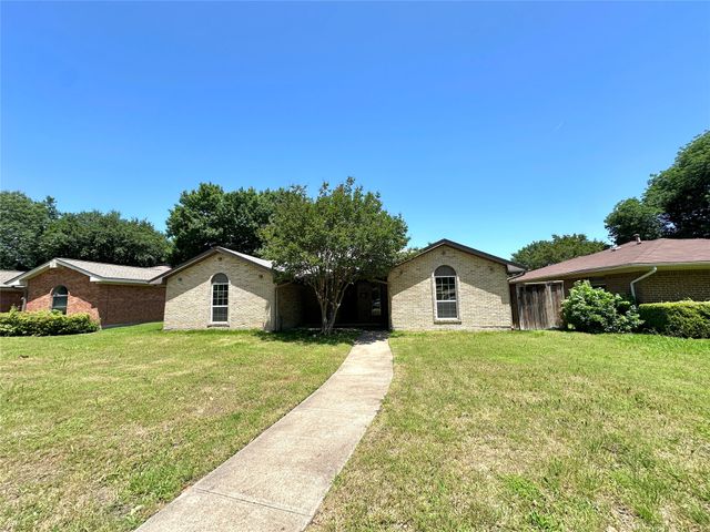 823 Madrid Drive, Duncanville, TX 75116
