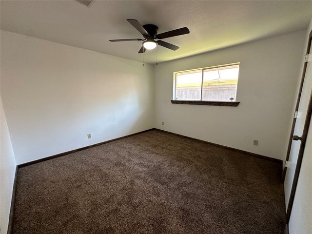 823 Madrid Drive, Duncanville, TX 75116