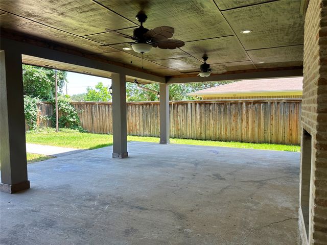823 Madrid Drive, Duncanville, TX 75116