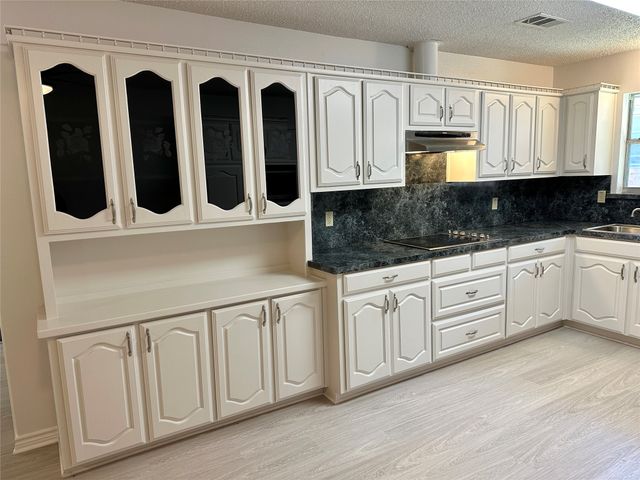 823 Madrid Drive, Duncanville, TX 75116