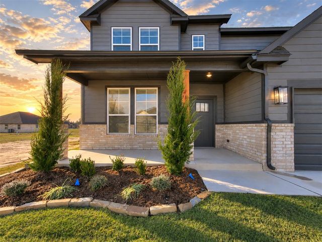 7701 Three Woods Lane, Yukon, OK 73099