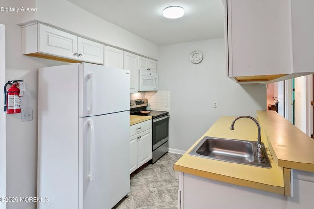 101 Stem Road, Manahawkin, NJ 08050