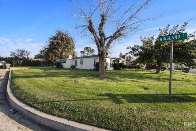 2016 Airport Drive, Bakersfield, CA 93308