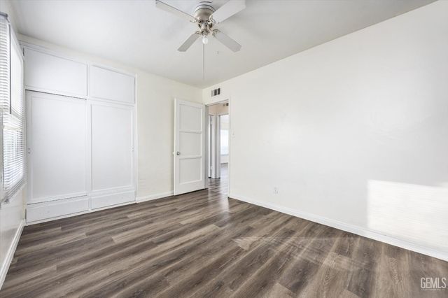 2016 Airport Drive, Bakersfield, CA 93308