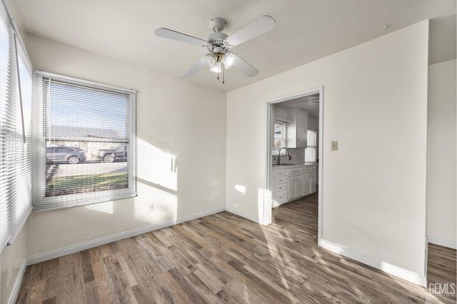 2016 Airport Drive, Bakersfield, CA 93308