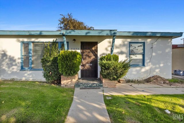 2016 Airport Drive, Bakersfield, CA 93308