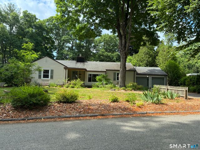 60 Mohegan Road, Norwich, CT 06360