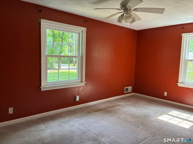 60 Mohegan Road, Norwich, CT 06360