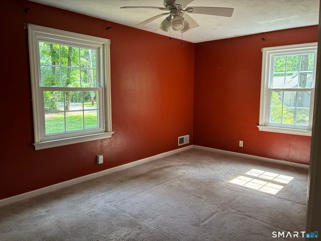 60 Mohegan Road, Norwich, CT 06360