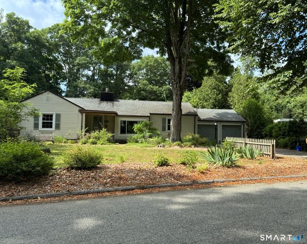 60 Mohegan Road, Norwich, CT 06360