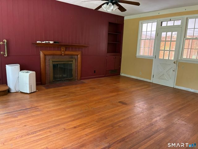 60 Mohegan Road, Norwich, CT 06360