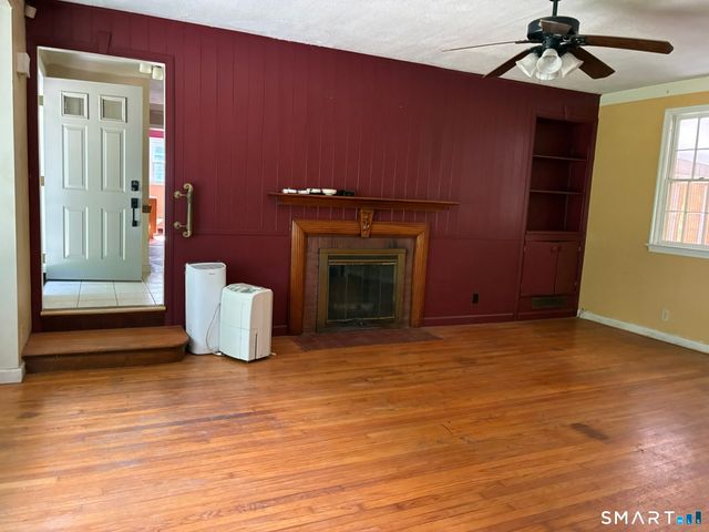 60 Mohegan Road, Norwich, CT 06360