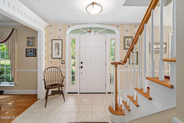 819 Via Marchella, Guilderland, NY 12303