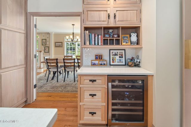 819 Via Marchella, Guilderland, NY 12303