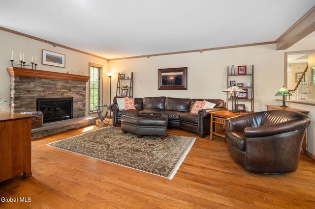 819 Via Marchella, Guilderland, NY 12303