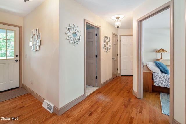819 Via Marchella, Guilderland, NY 12303