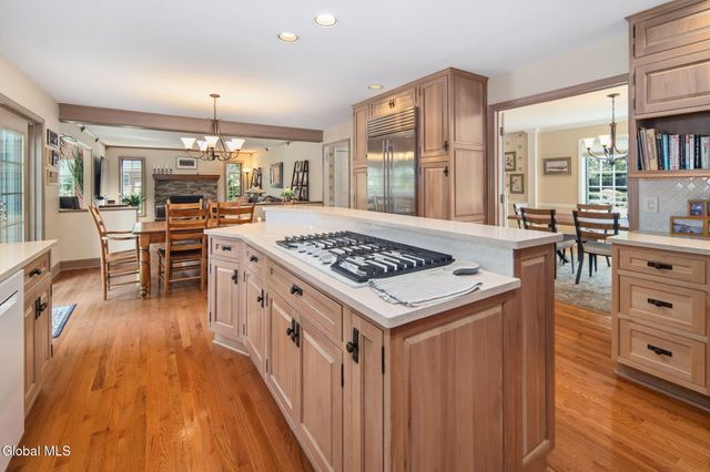 819 Via Marchella, Guilderland, NY 12303