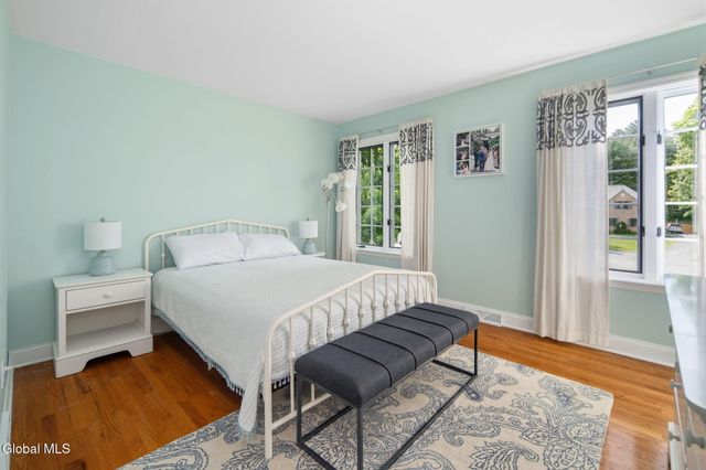 819 Via Marchella, Guilderland, NY 12303