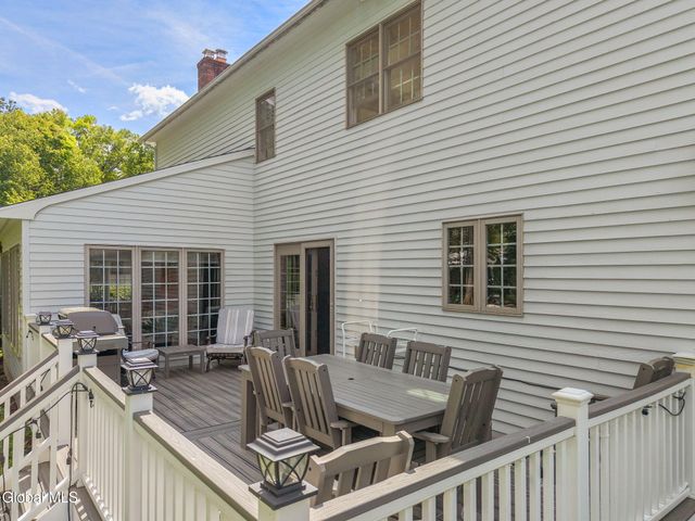 819 Via Marchella, Guilderland, NY 12303