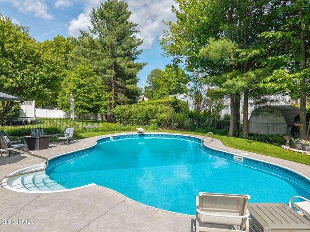 819 Via Marchella, Guilderland, NY 12303
