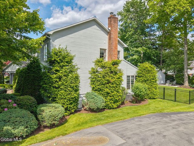 819 Via Marchella, Guilderland, NY 12303