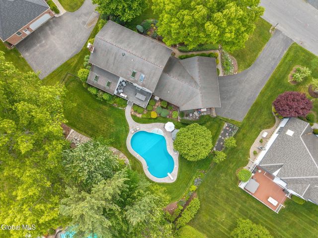 819 Via Marchella, Guilderland, NY 12303