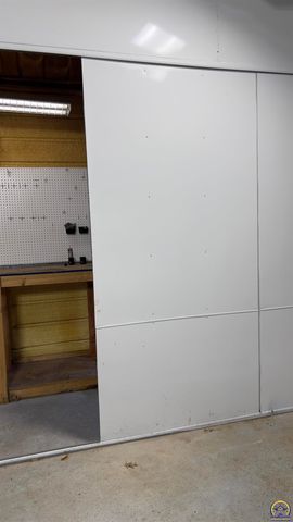 4839 SW 18th ST, Topeka, KS 66604