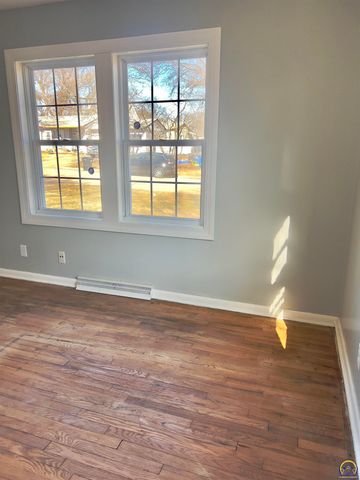 4839 SW 18th ST, Topeka, KS 66604