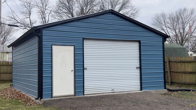 4839 SW 18th ST, Topeka, KS 66604