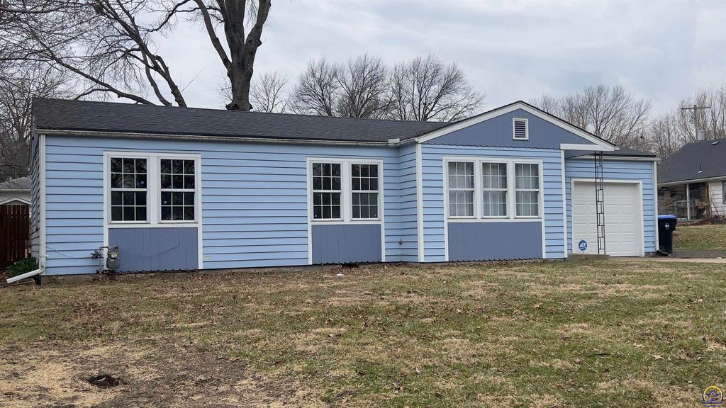 4839 SW 18th ST, Topeka, KS 66604