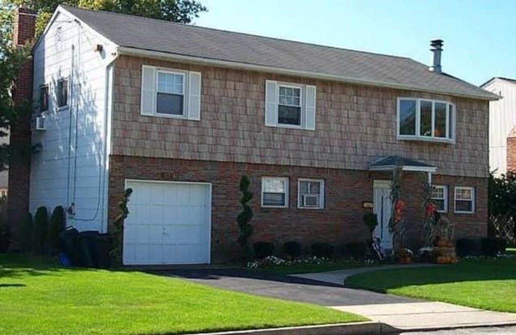 1040 Donna Court, Baldwin, NY 11510