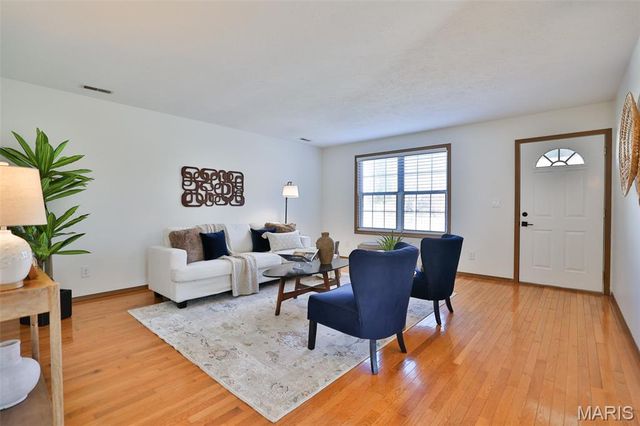 516 Thomas Street, Edwardsville, IL 62025