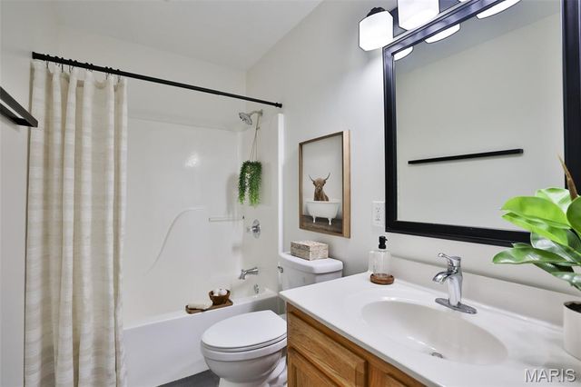 516 Thomas Street, Edwardsville, IL 62025