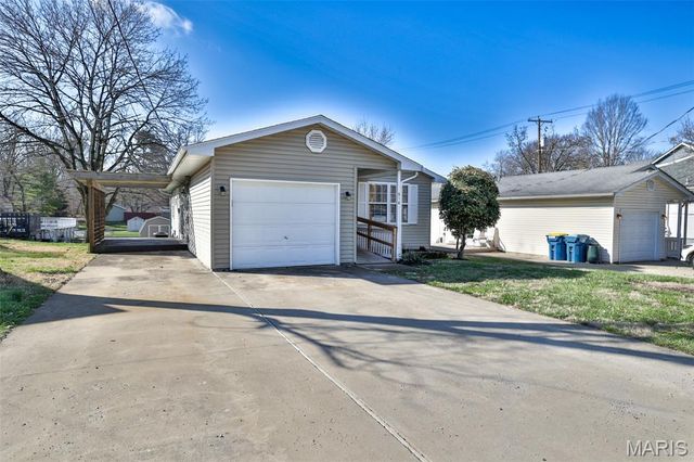 516 Thomas Street, Edwardsville, IL 62025