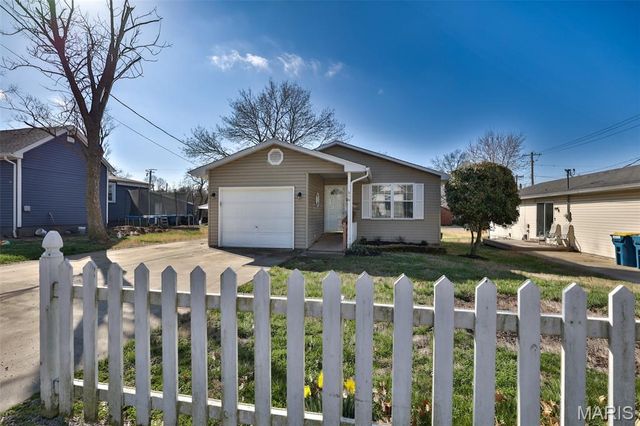 516 Thomas Street, Edwardsville, IL 62025